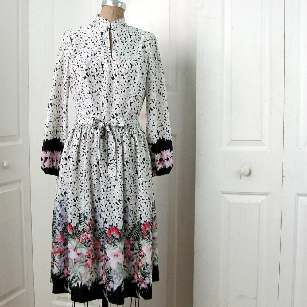 Vintage 70s Womans Dress Jonathan Logan Bleeker Street Size 10 Long Sleeves
